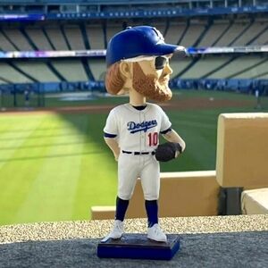 Justin Turner Pitching Bobblehead